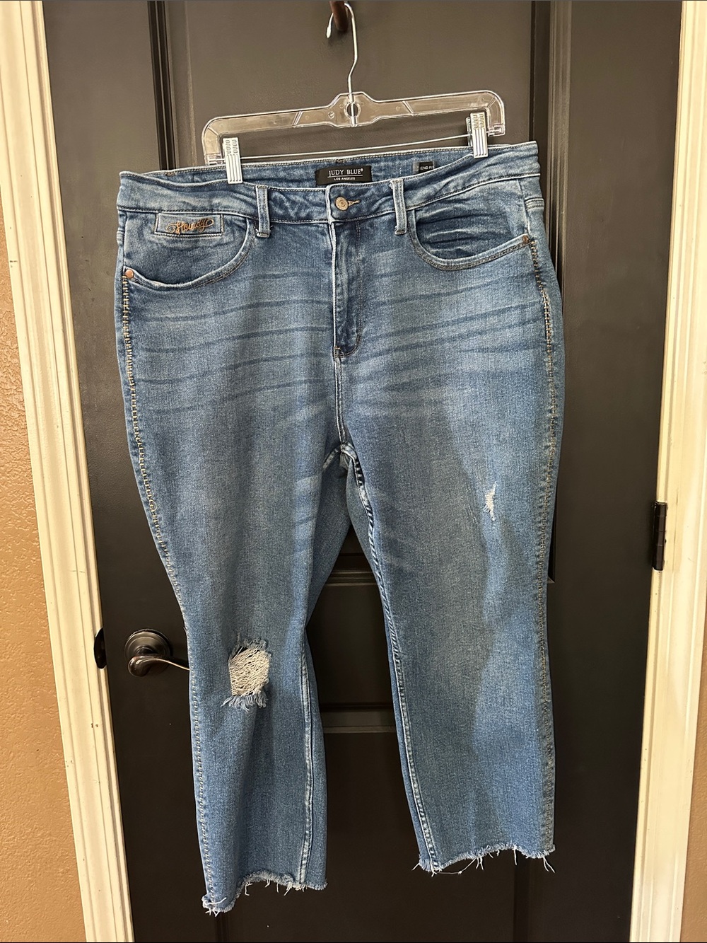 Judy blue Light Blue Distressed Cropped boyfriend Jeans